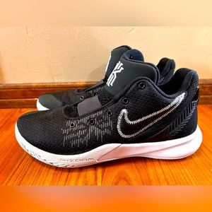 Nike Kyrie Flytrap II Basketball Shoes Black White Silver AO4436-001 Size 9